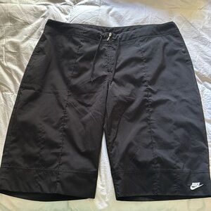 Nike - Black Shorts - L